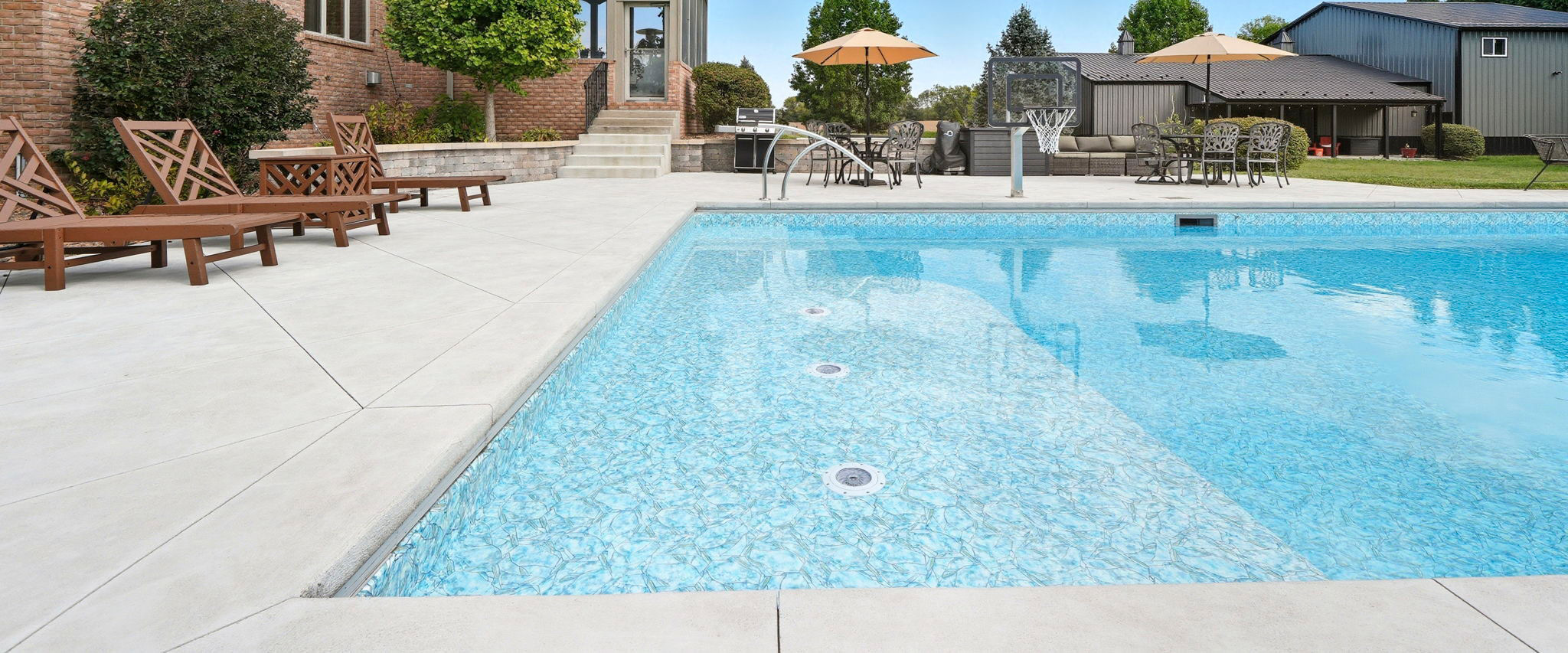 Properly Install a Vinyl Liner pool with a Safety Ledge